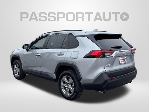 Used 2025 Toyota RAV4 XLE AWD/4WD image 4