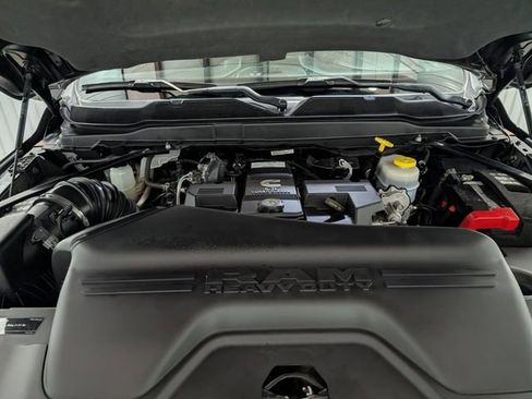 Used 2024 RAM 3500 Limited AWD/4WD image 33