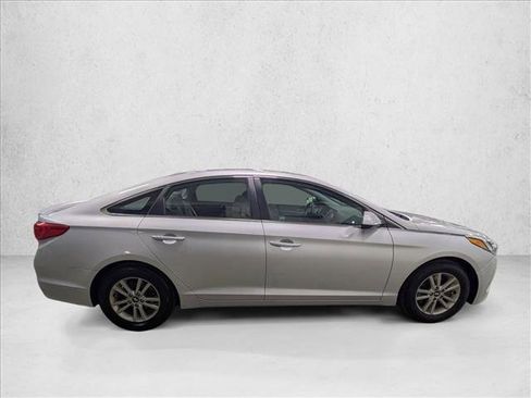 Used 2016 Hyundai Sonata SE image 4