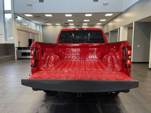 Certified 2025 RAM 1500 Big Horn RWD image 31