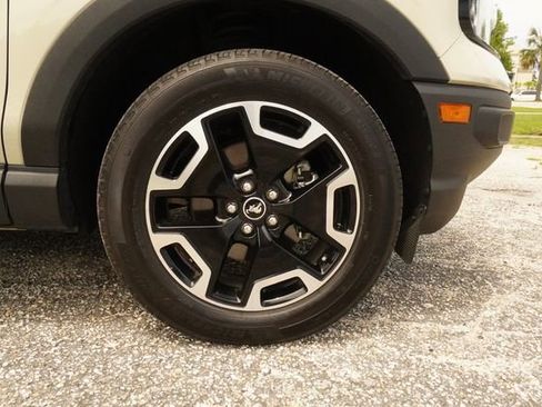 Used 2024 Ford Bronco Sport Outer Banks w/ Tech Package AWD/4WD image 33