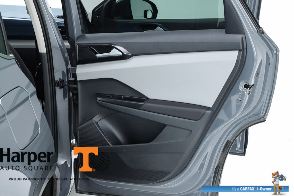 Used 2023 Volkswagen Taos SE w/ Panoramic Sunroof Package AWD/4WD image 29