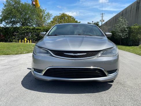 Used 2015 Chrysler 200 Limited w/ Convenience Group FWD image 3