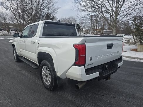 Certified 2024 Toyota Tacoma SR5 image 6