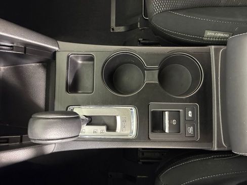 Used 2017 Subaru Outback 2.5i Premium image 24