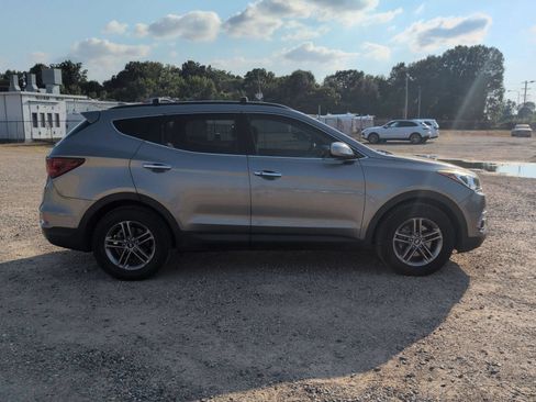 Used 2017 Hyundai Santa Fe Sport FWD image 7