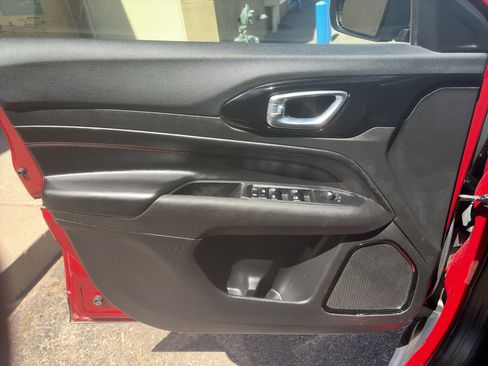 Used 2025 Jeep Compass Trailhawk AWD/4WD image 13