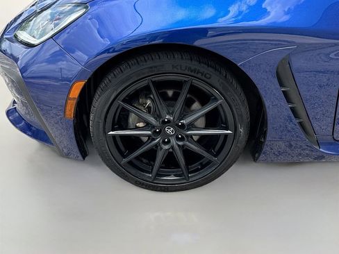 Used 2024 Toyota GR86 Premium RWD image 28