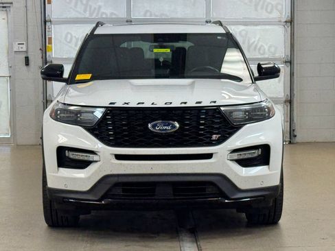 Used 2023 Ford Explorer ST w/ Equipment Group 401A AWD/4WD image 2