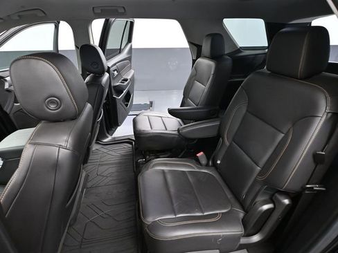 Used 2020 Chevrolet Traverse LT w/ Driver Confidence II Package AWD/4WD image 38