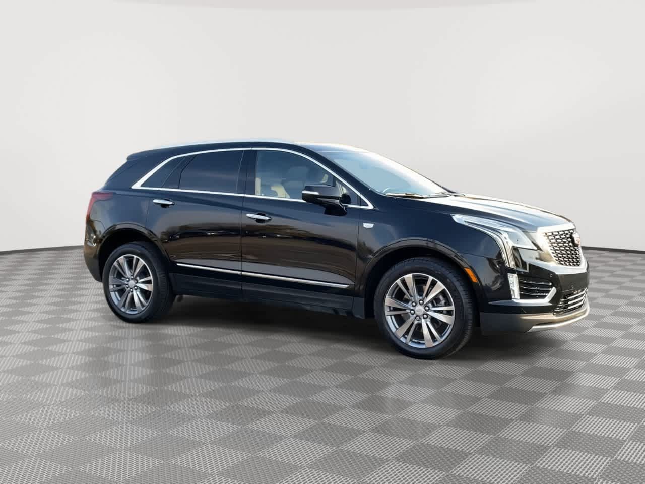 Used 2024 Cadillac XT5 Premium Luxury AWD/4WD image 2
