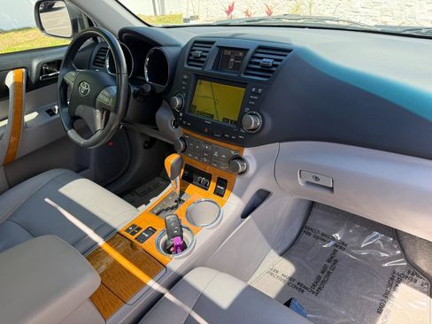 Used 2009 Toyota Highlander Limited AWD/4WD image 56