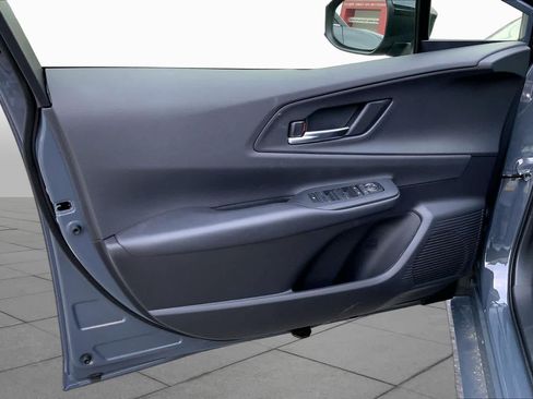 Used 2026 Toyota Prius Plug-In Hybrid FWD image 36