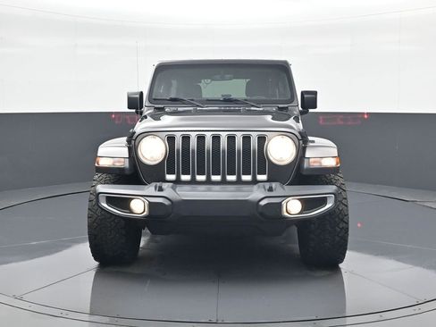 Used 2018 Jeep Wrangler Unlimited Sahara image 2