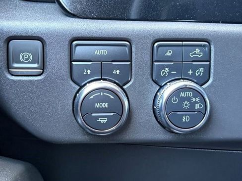 Certified 2024 GMC Sierra 1500 SLT image 5