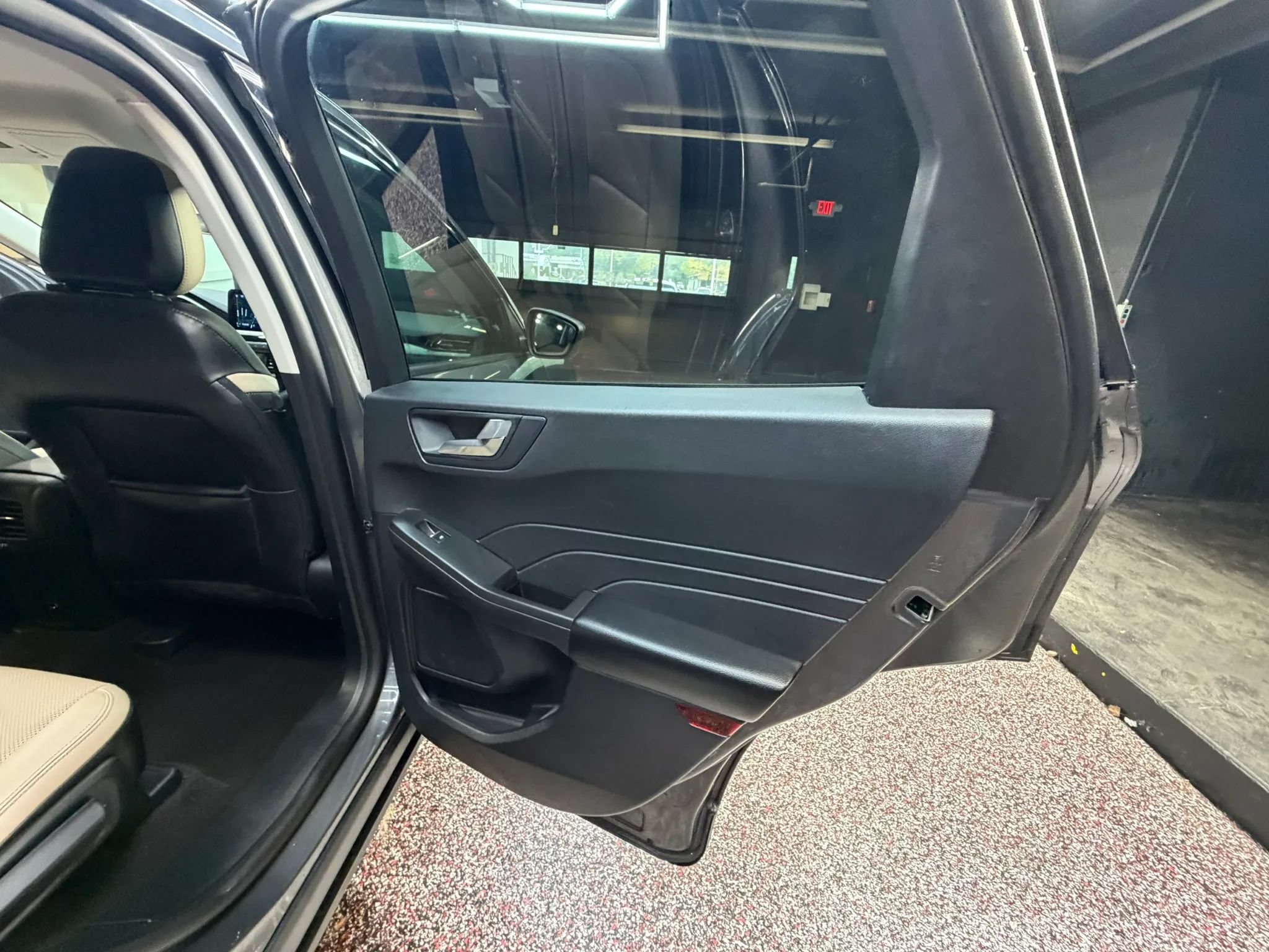 Used 2022 Ford Escape SEL FWD image 32
