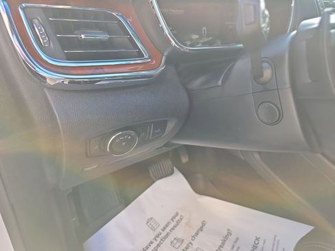 Used 2017 Lincoln Continental Reserve w/ Rear-seat Package image 13