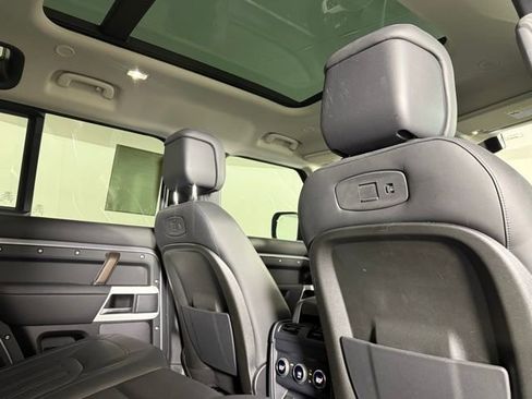 Used 2020 Land Rover Defender 110 First Edition image 30