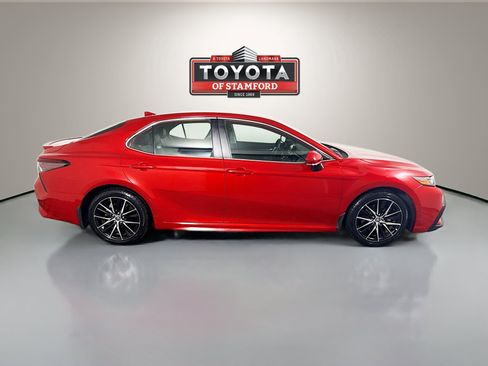 Used 2024 Toyota Camry SE AWD/4WD image 8