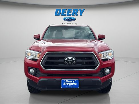 Used 2021 Toyota Tacoma SR5 AWD/4WD image 9