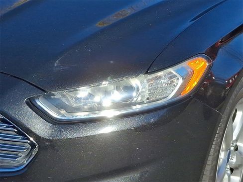 Used 2013 Ford Fusion SE image 9