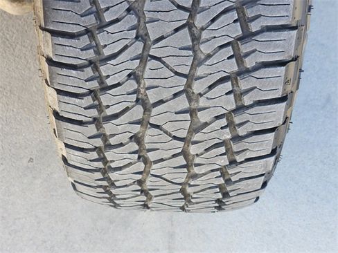 Used 2017 Chevrolet Colorado Z71 image 12