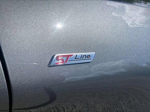 Used 2025 Ford Explorer ST-Line w/ ST-Line Street Pack AWD/4WD image 12