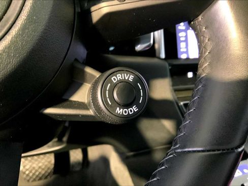 Certified 2023 Porsche Macan Turbo image 37