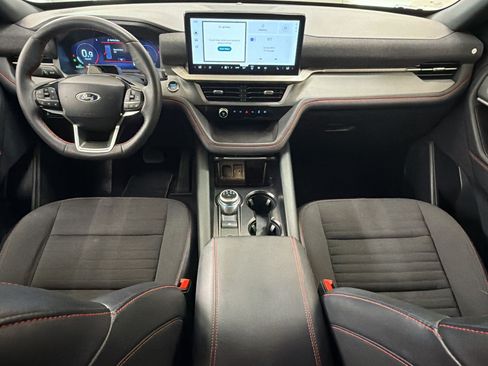 Certified 2025 Ford Explorer ST-Line w/ ST-Line Street Pack AWD/4WD image 15