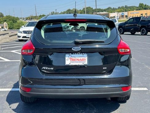 Used 2018 Ford Focus SE FWD image 4