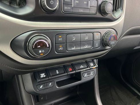 Used 2017 GMC Canyon SLT w/ Driver Alert Package image 25