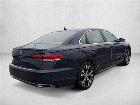 Used 2021 Volkswagen Passat 2.0T SE w/ Luggage Net & Mats Package image 5