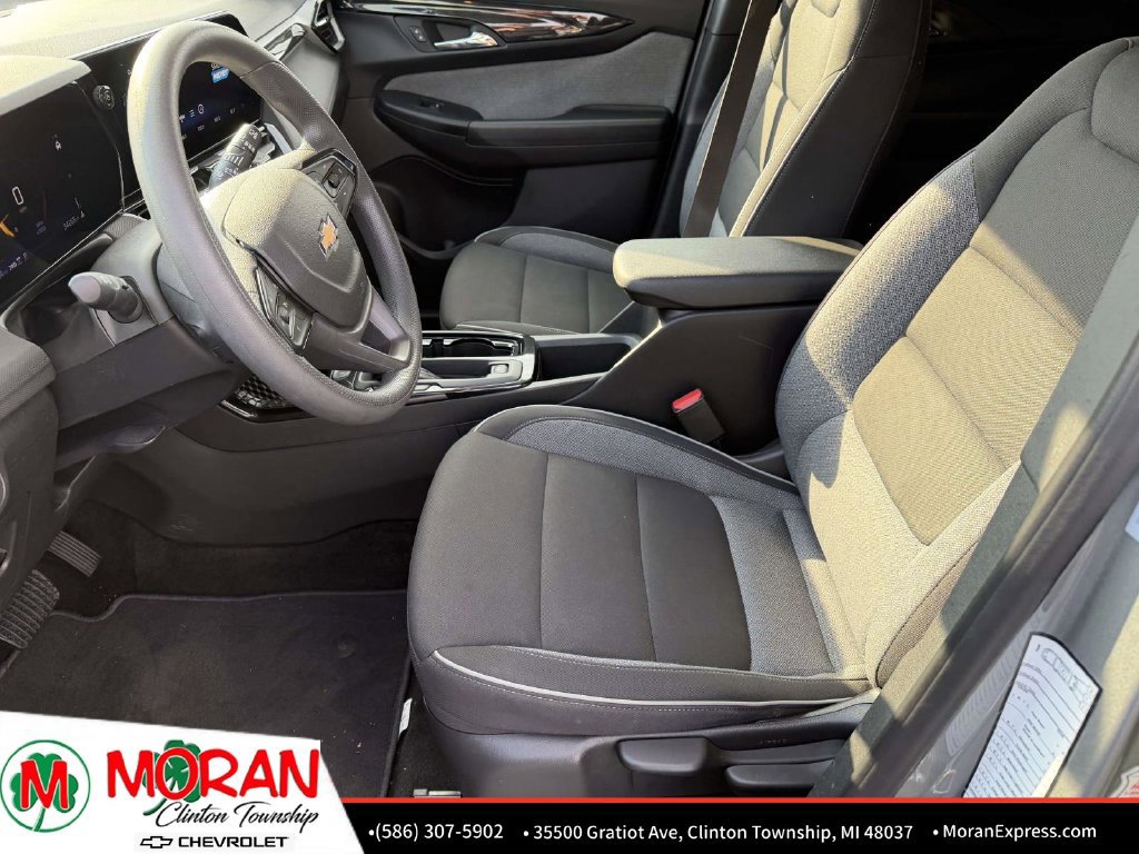 Used 2025 Chevrolet TrailBlazer LT AWD/4WD image 17