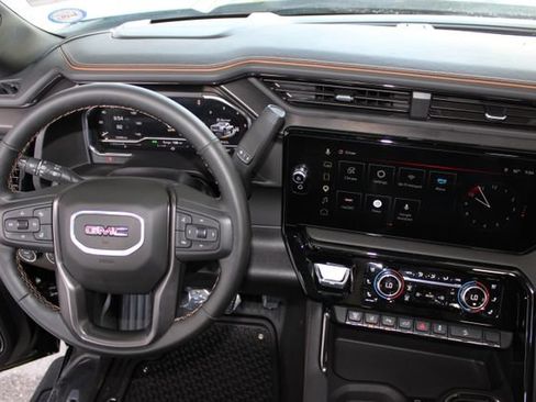 Used 2025 GMC Sierra 2500 AT4 w/ AT4 Premium Plus Package AWD/4WD image 24