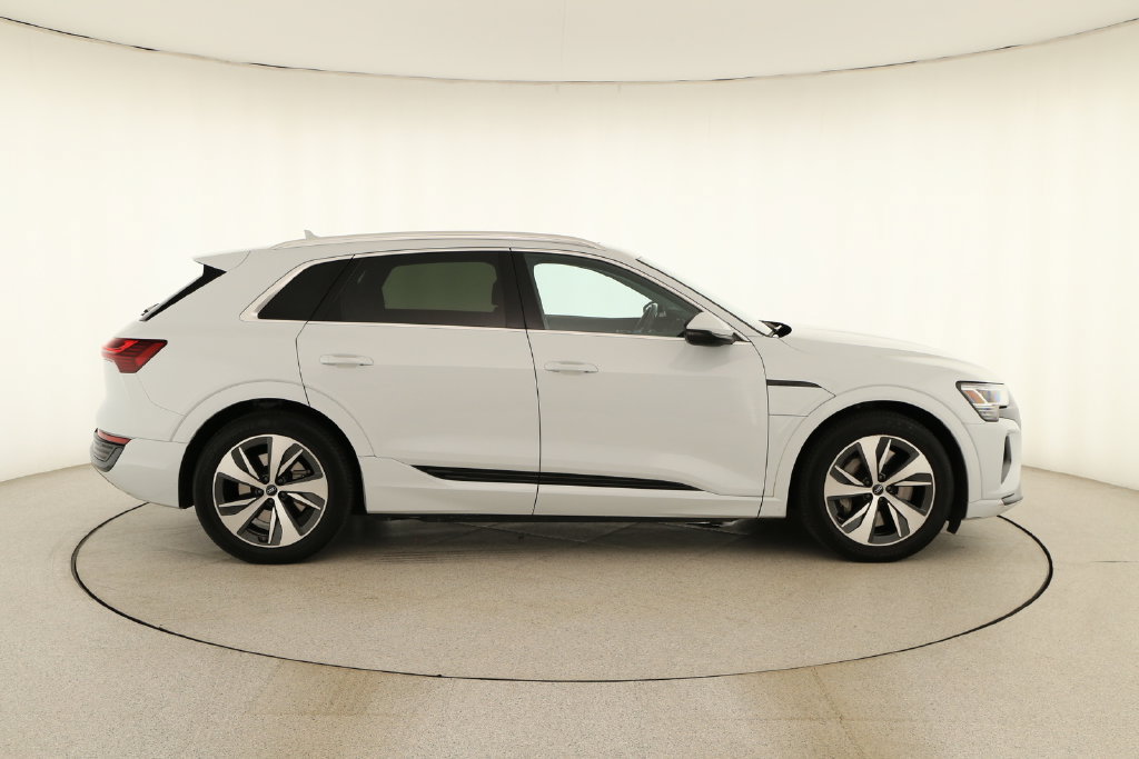 Certified 2024 Audi Q8 e-tron Premium AWD/4WD image 8