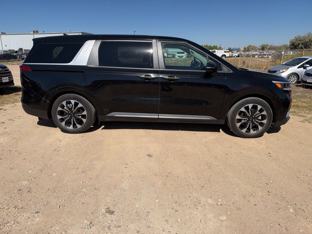 Certified 2023 Kia Carnival EX FWD image 6