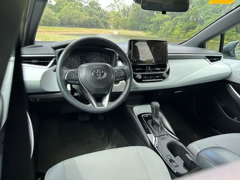 Used 2025 Toyota Corolla SE image 12