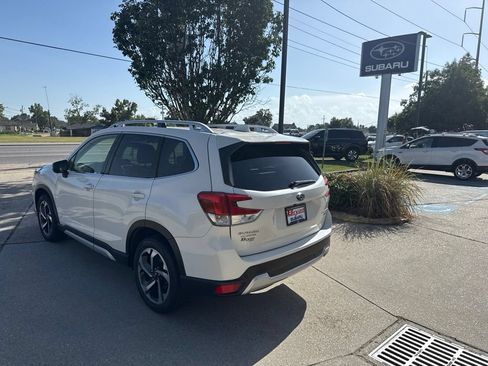 Used 2022 Subaru Forester Touring AWD/4WD image 5