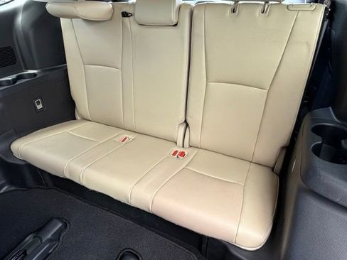 Used 2023 Toyota Highlander Limited AWD/4WD image 16