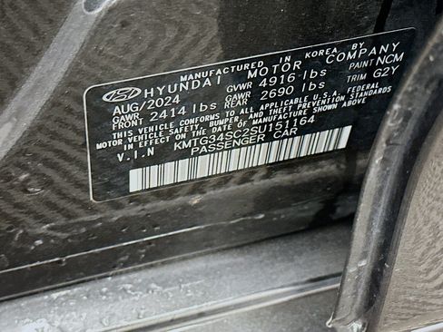 Used 2025 Genesis G70 2.5T image 12