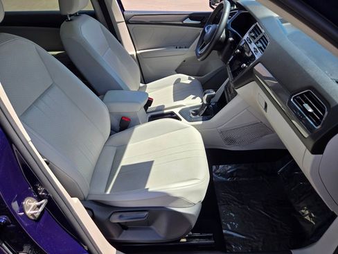 Certified 2023 Volkswagen Tiguan SE w/ Panoramic Sunroof Package FWD image 13