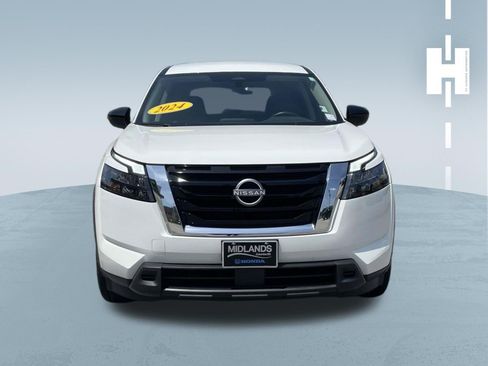 Used 2024 Nissan Pathfinder S AWD/4WD image 2