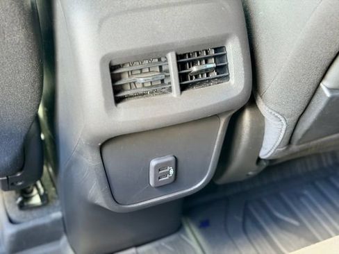 Used 2023 GMC Terrain SLE w/ Driver Convenience Package FWD image 25