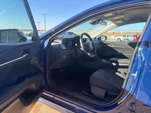 Used 2025 Toyota Camry LE image 9