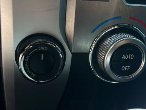 Used 2015 Toyota Tundra Limited w/ Limited Premium Package image 32