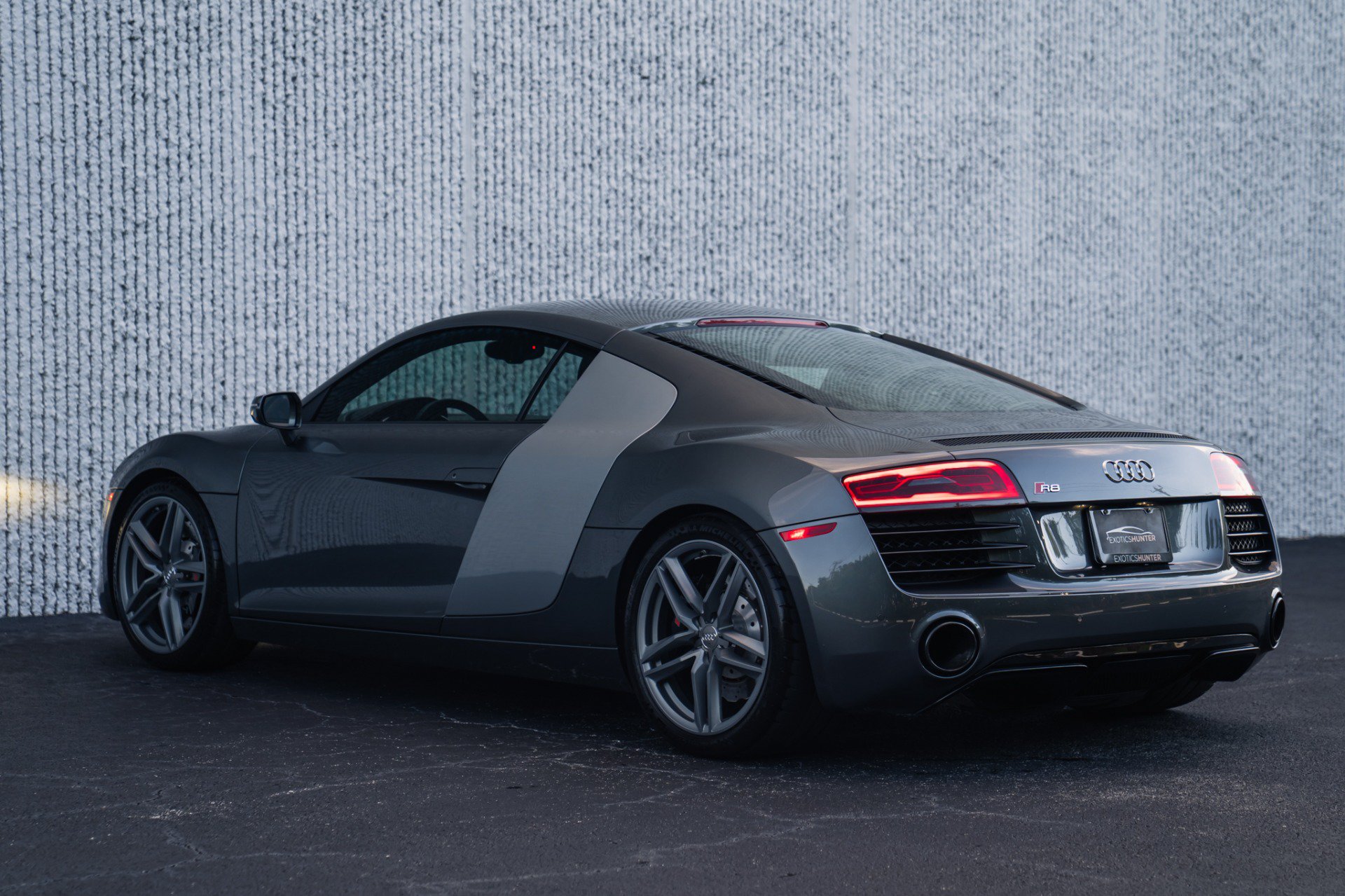 Used 2014 Audi R8 V8 w/ Convenience Package AWD/4WD image 4