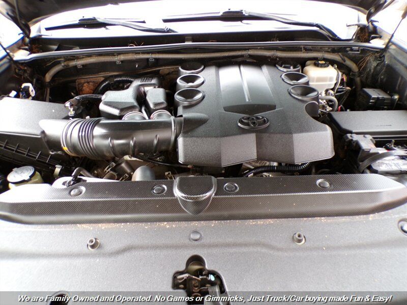 Used 2020 Toyota 4Runner SR5 AWD/4WD image 42