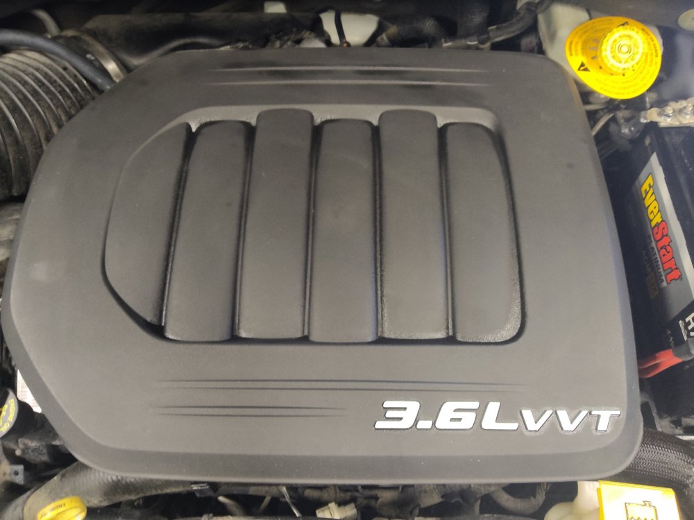 Used 2016 Chrysler Town & Country Touring FWD image 30