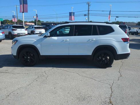 Used 2023 Volkswagen Atlas SE w/ Black Wheel Package FWD image 5