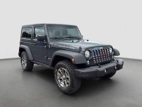 Used 2017 Jeep Wrangler Rubicon w/ Power Convenience Group AWD/4WD image 8